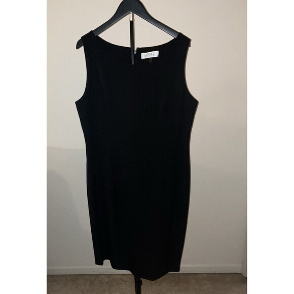 Kasper Dresses & Skirts - Kasper Black Solid Scoop Neck Sleeveless Knee Sheath Dress Womens 16